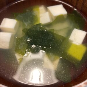 わかめと豆腐の味噌汁